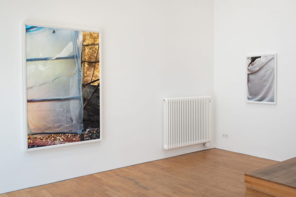 'Bright Red' at ROBERT MORAT GALERIE, Berlin, 2022