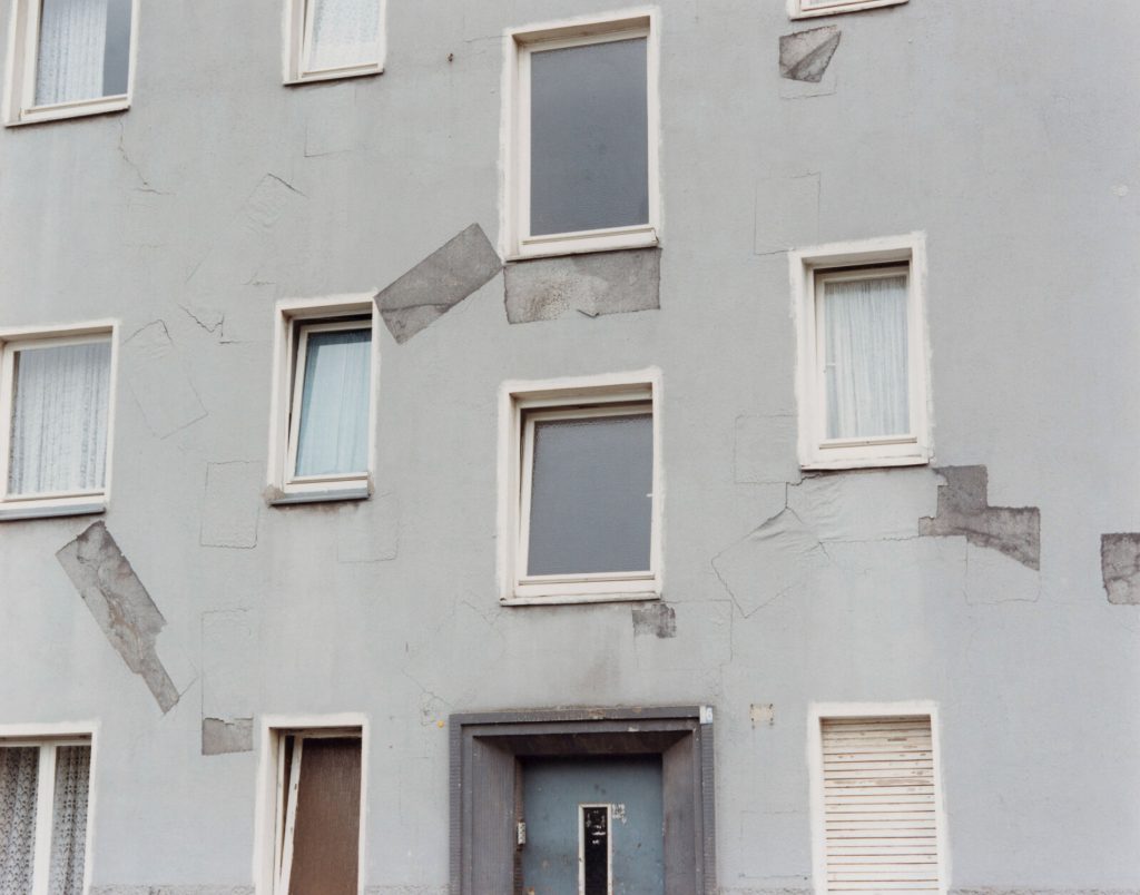 Joachim Brohm – o. T. (Ruhrstadt), 1988-92, C-print, 24 x 30 cm (N/A)